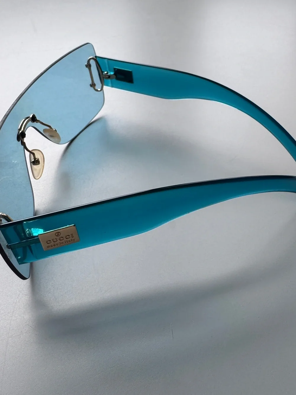 Vintage Gucci “screen”Blue Rimless Shield Sunglasses with Comfortable Nose bridg